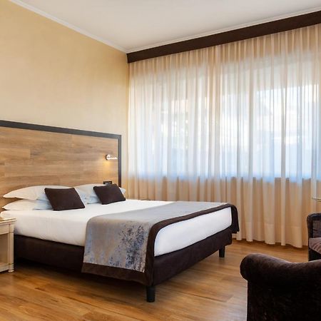 Augustus Hotel Biella Eksteriør billede