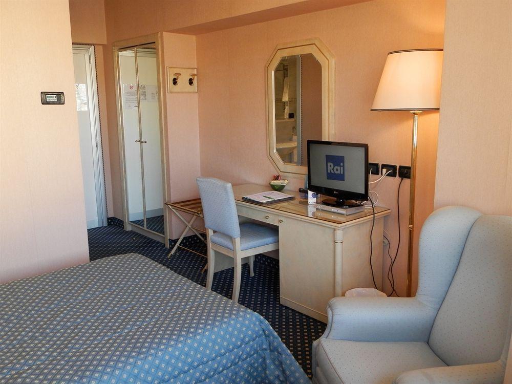 Augustus Hotel Biella Eksteriør billede