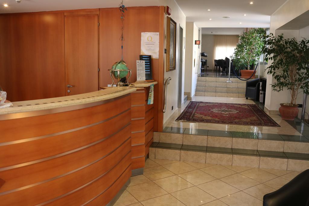 Augustus Hotel Biella Eksteriør billede