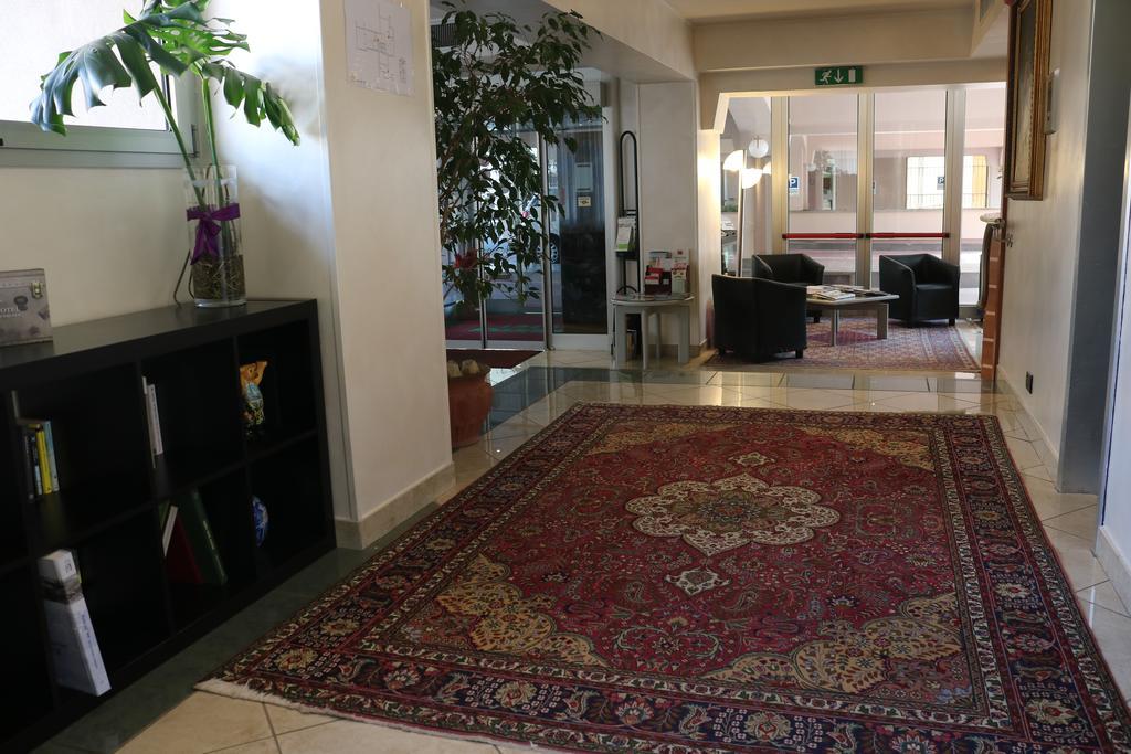 Augustus Hotel Biella Eksteriør billede