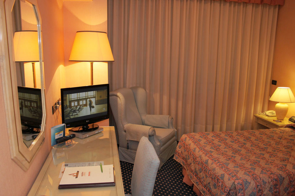 Augustus Hotel Biella Eksteriør billede