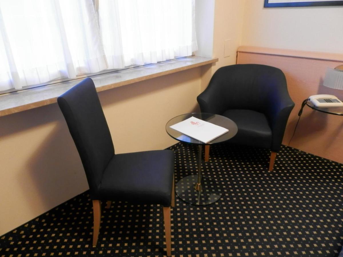 Augustus Hotel Biella Værelse billede