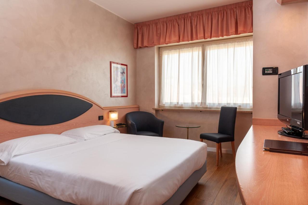 Augustus Hotel Biella Eksteriør billede
